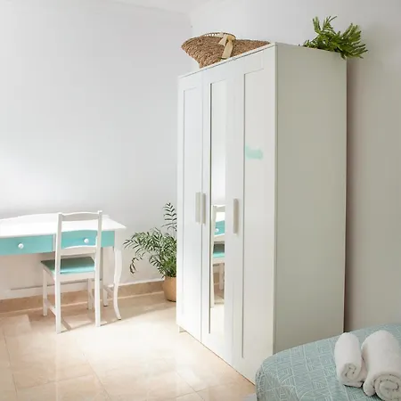 Lovely In Arona With Kitchen